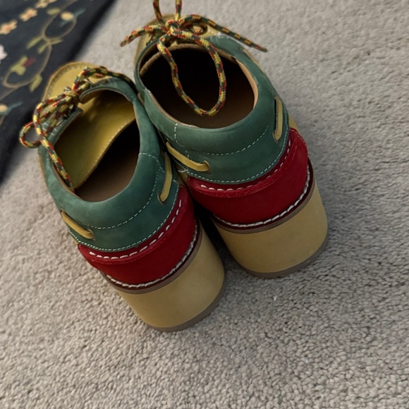 Steve Madden WOMEN'S BENETT PLATFORM LOAFER FLATS IN MULTI - Picture 4 of 8